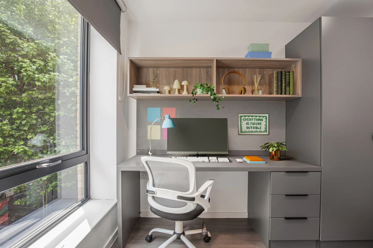 Londonist | Bronze En-Suite