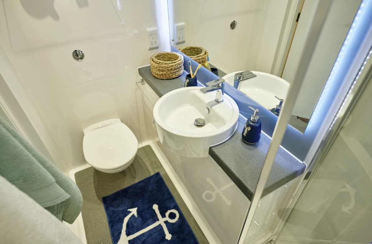 Silver En-Suite thumbnail