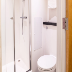 Londonist | Standard Accessible En-Suite