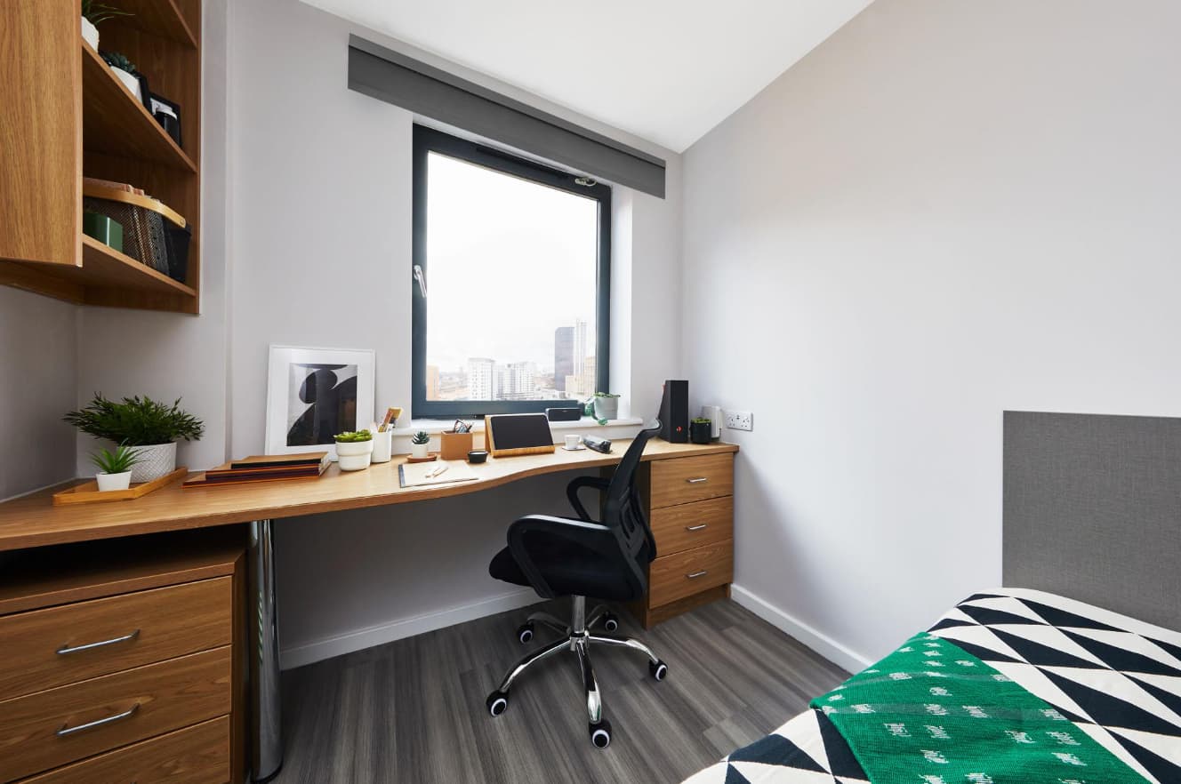 Londonist | Silver  En-suite