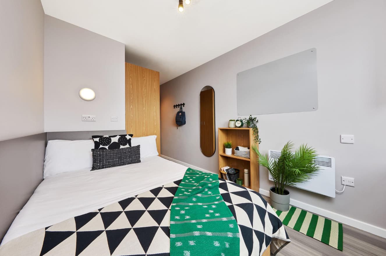 Londonist | Silver  En-suite