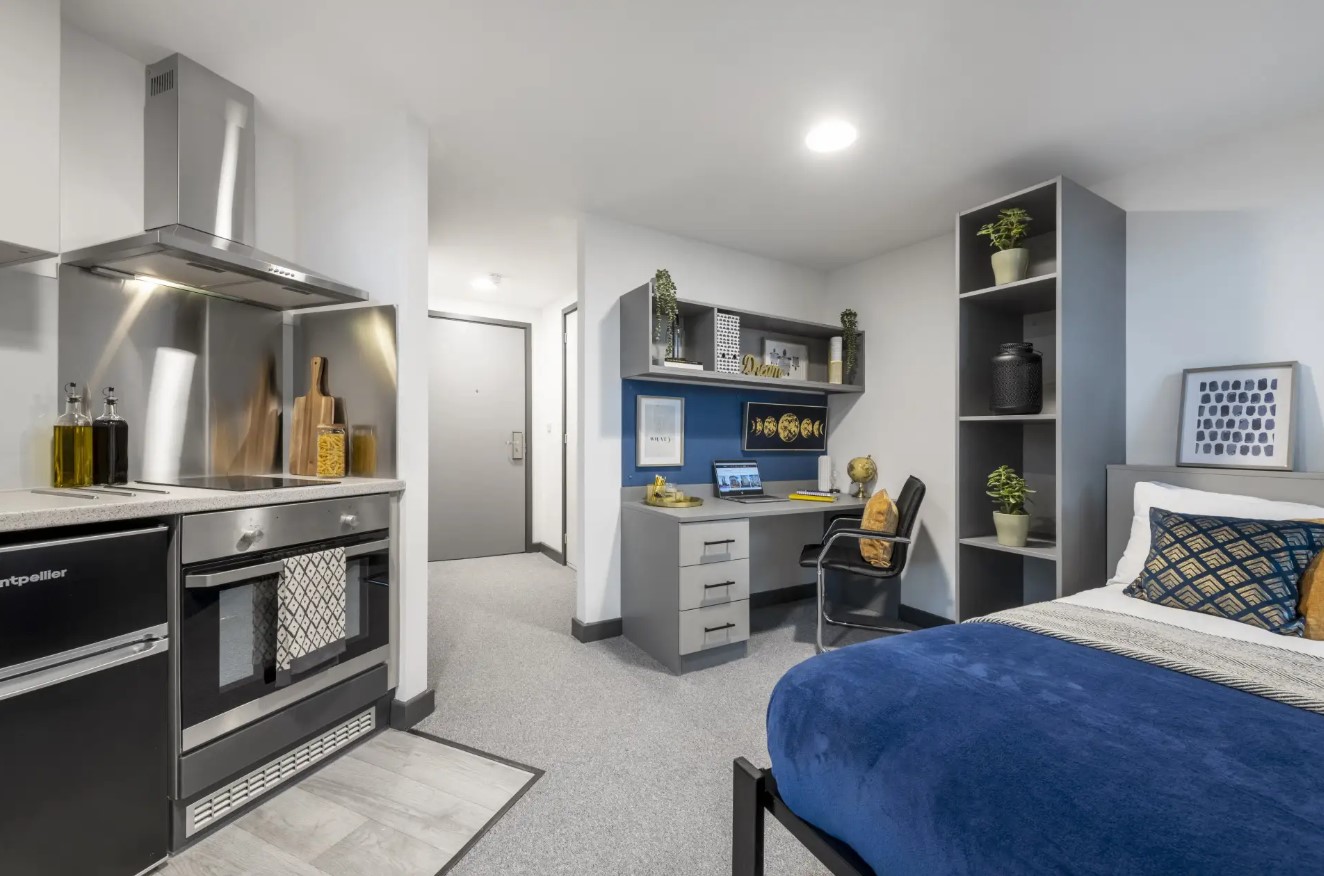 Bronze Studio (High Floor) thumbnail